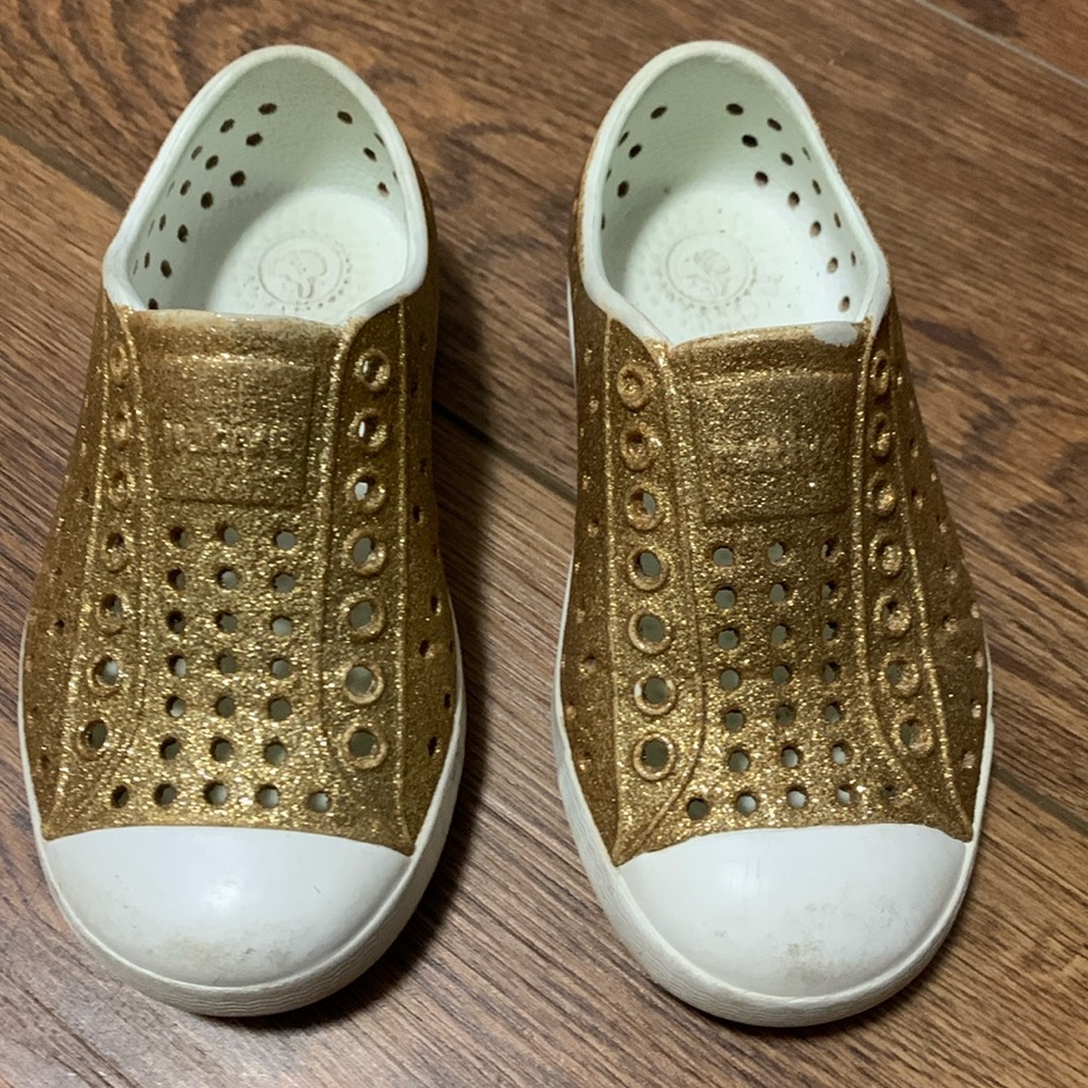 Native c8 toddler shoes